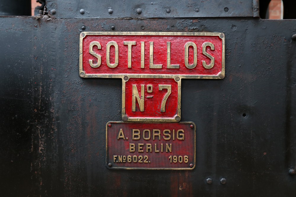 Vintage metal plaque with 'SOTILLOS No. 7' and 'A. Borsig Berlin FN 6022. 1906' inscriptions.